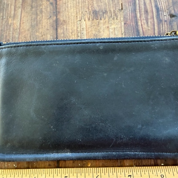 Vintage Coach navy Skinny case. Soft leather brass zipper and pull. - Picture 3 of 4